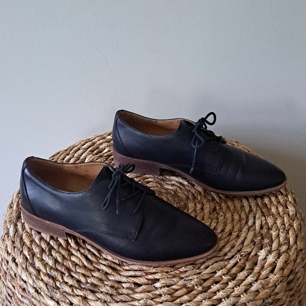 Madewell Black Leather Lace-Up Oxfords with Brown Sole